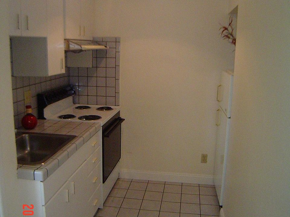 1st image of 235 Oak St APT 22
