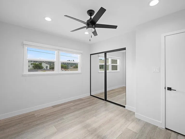623 E Chevy Chase Dr #D — Photo 11