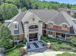 26489 Ballantrae Ct, Farmington Hills, MI