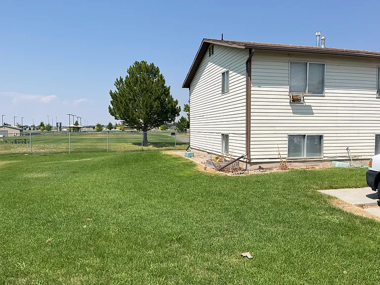 333 E 2700 N #2 — Photo 2