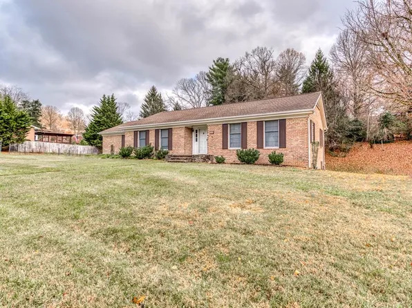 460 Oak Hill St NE, Abingdon, VA 24210