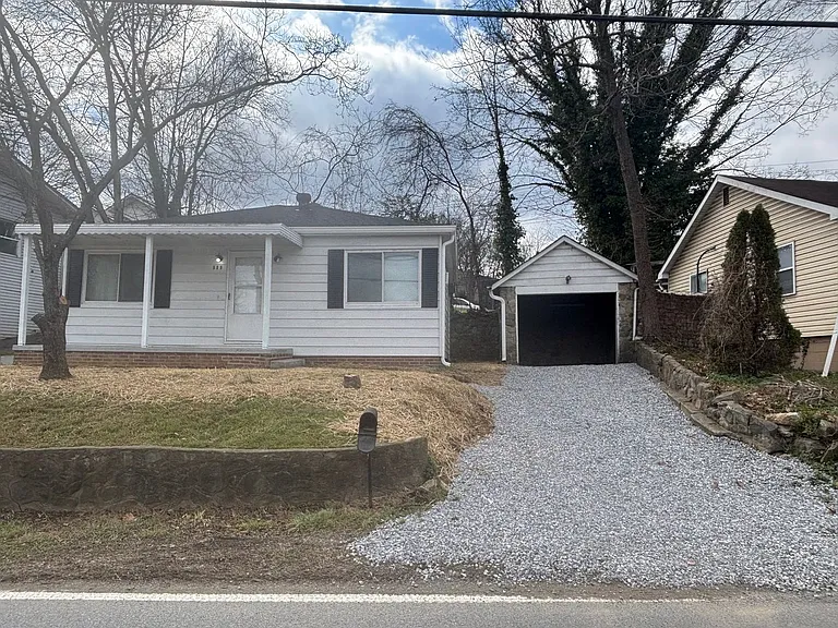 409 Eastgate Rd — Photo 9