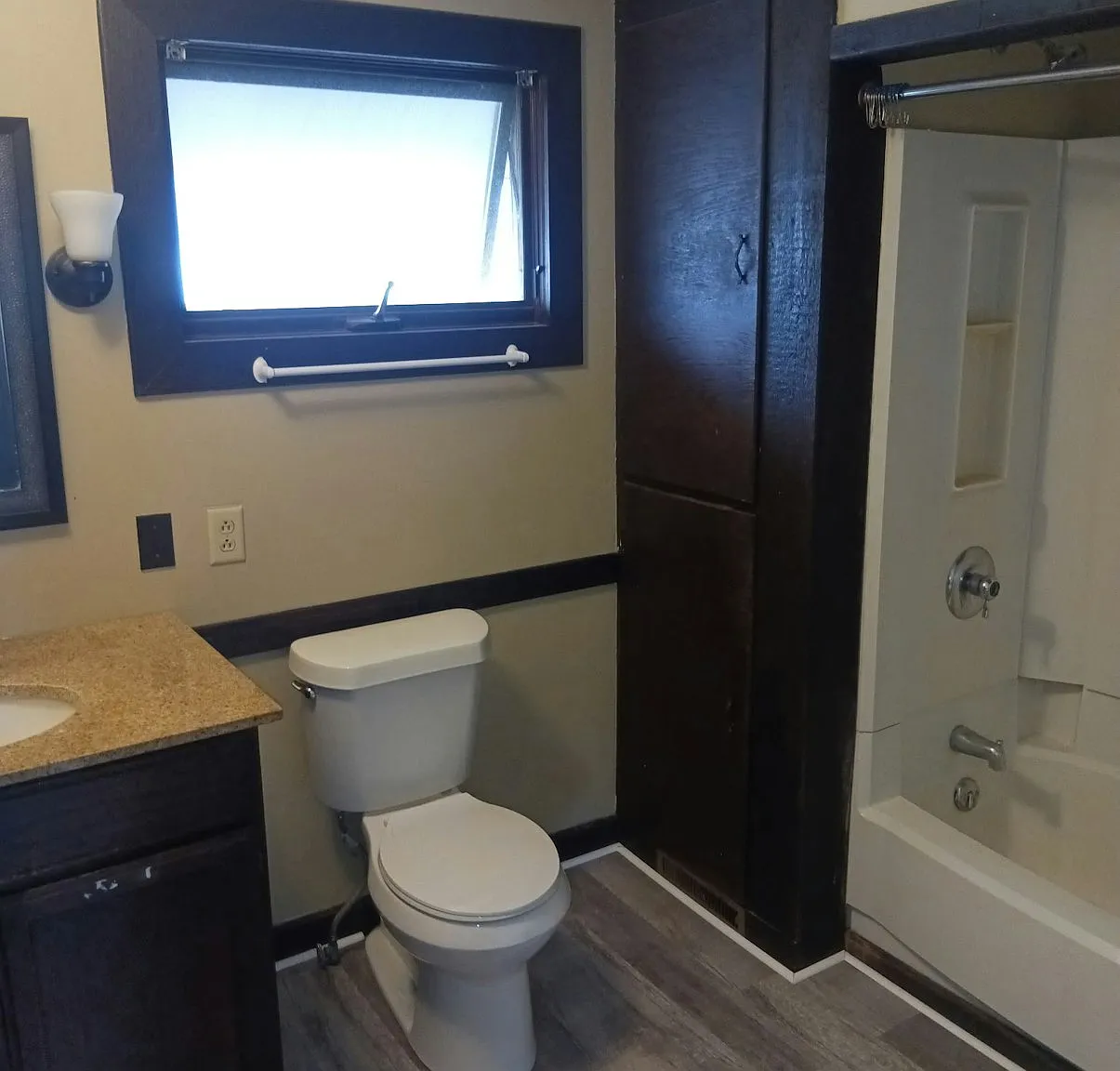 622 Broad Avenue Northwest, Unit 2 — Photo 2