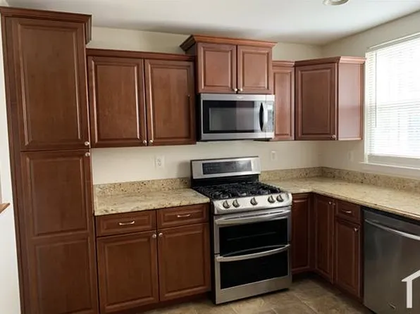 1353 N Carey St, Baltimore, MD 21217