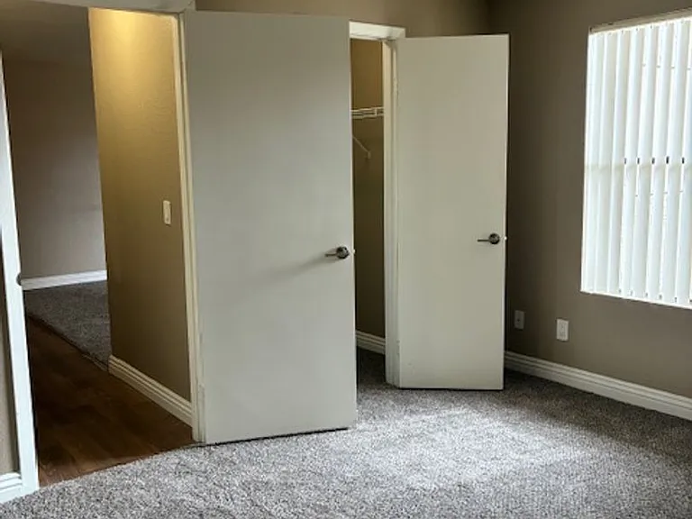 Mandalay Bay Apartments — Photo 59