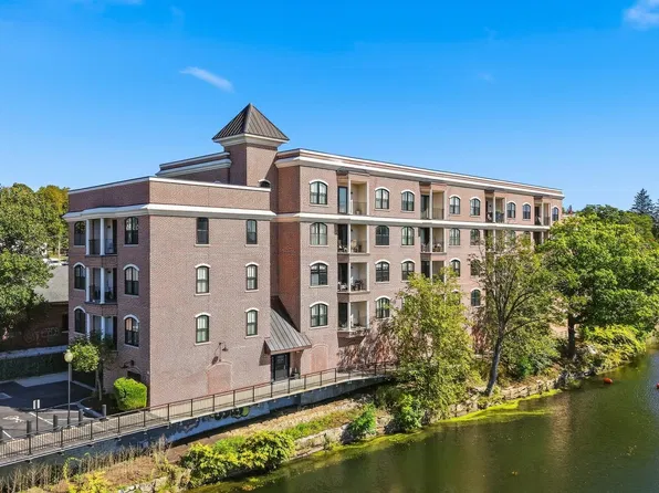 52 Main Street #404, Nashua, NH 03064