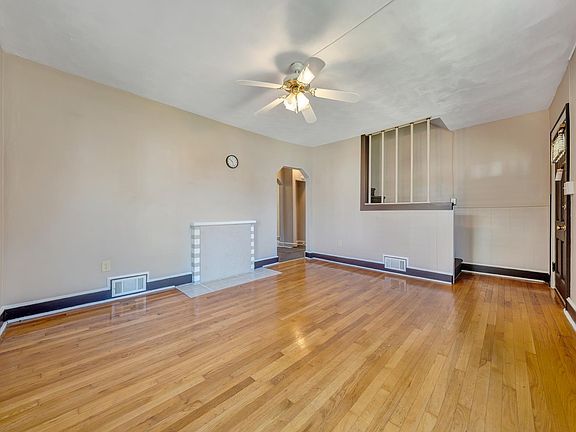 5th image of 1215 Thomas Ave NW