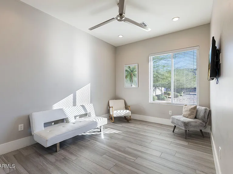 2252 E South Mountain Ave — Photo 31