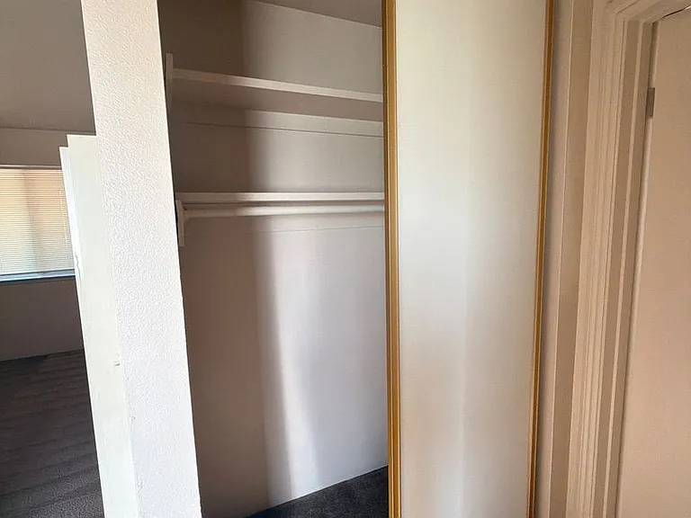 418 Lynn St — Photo 10