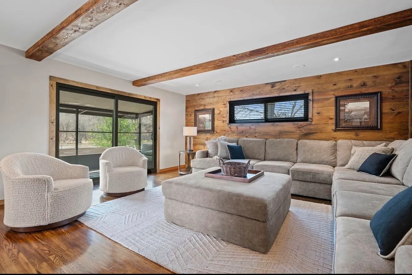 3 bed, 2264 sqft, $3,000 — Photo 2