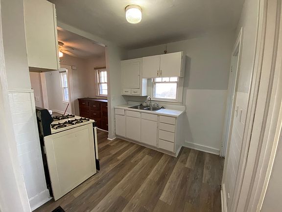 4th image of 1321 Freeman Ave