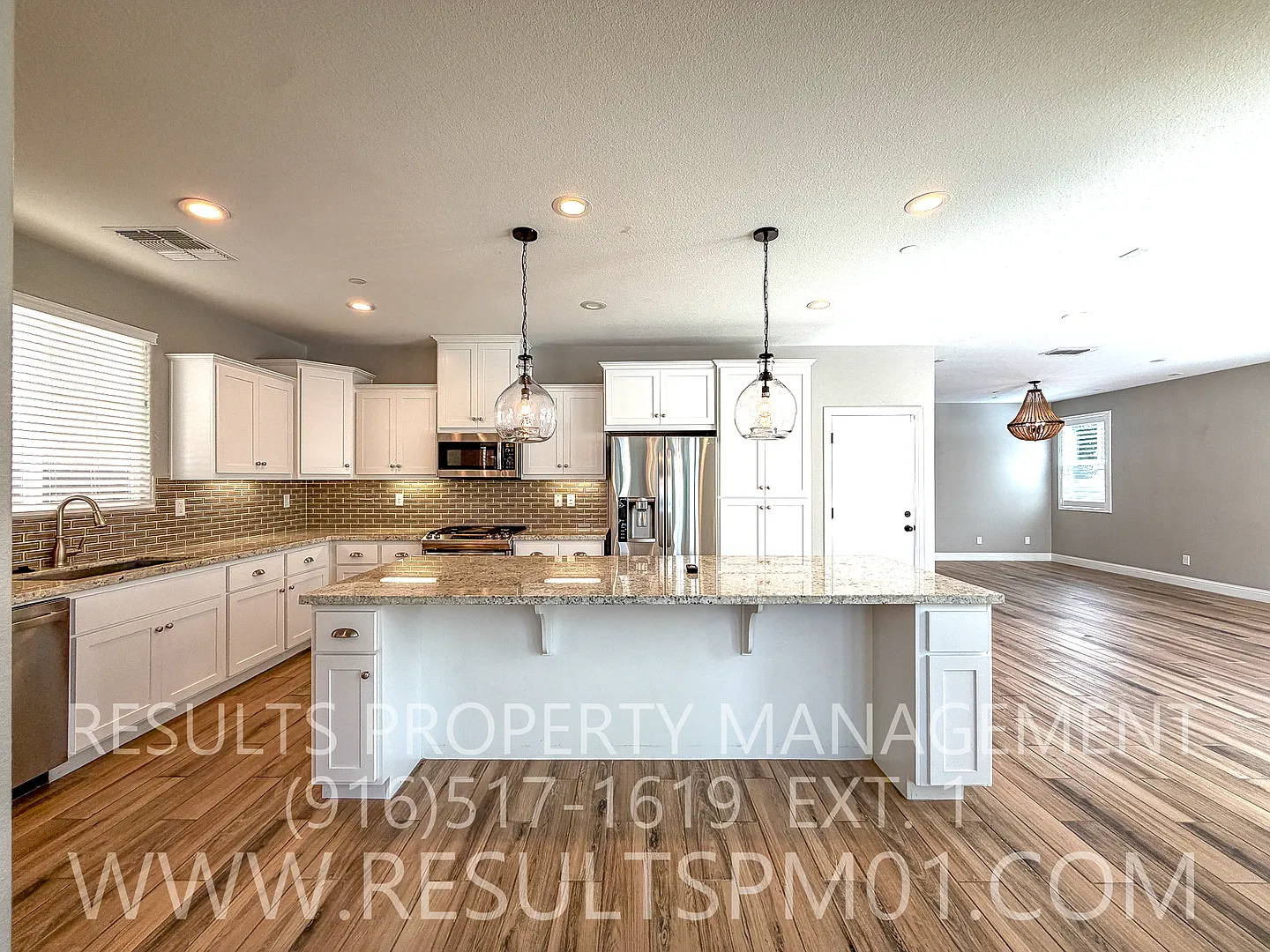 Beautiful Designer Upgraded Rocklin home — Photo 4