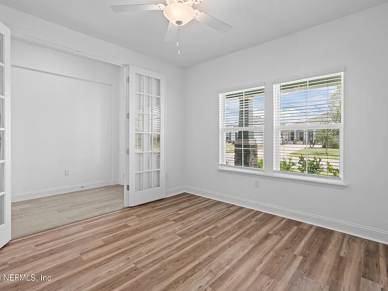 260 Oaklawn Ct — Photo 4