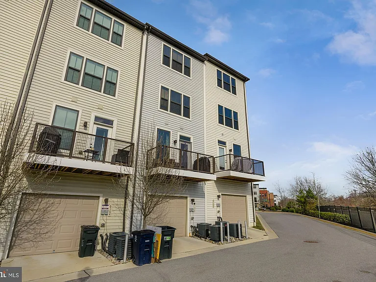 6106 Chronicle St — Photo 36