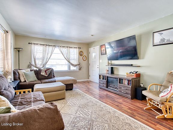 4th image of 3522 Mayo Dr