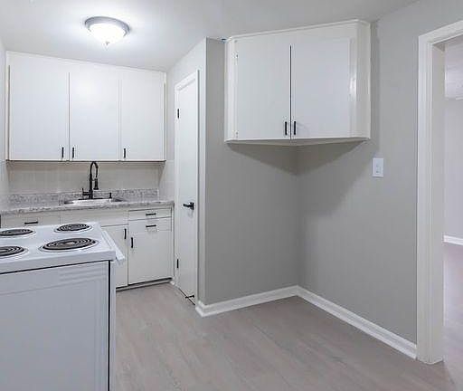4th image of 18 W Park St APT 2