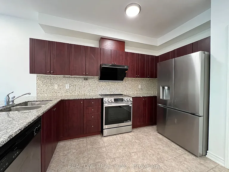 53 Hammersly Blvd — Photo 3