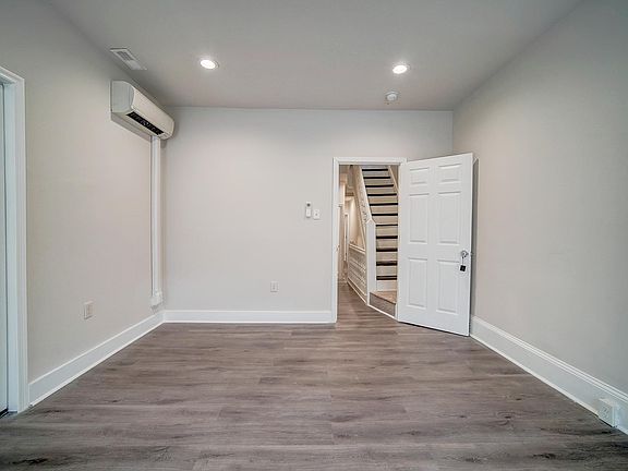 2nd image of 2919 N Mascher St #2