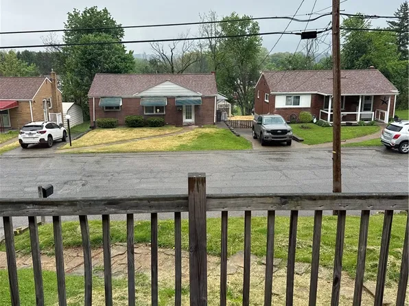 3220 Overlook Dr, McKeesport, PA 15133