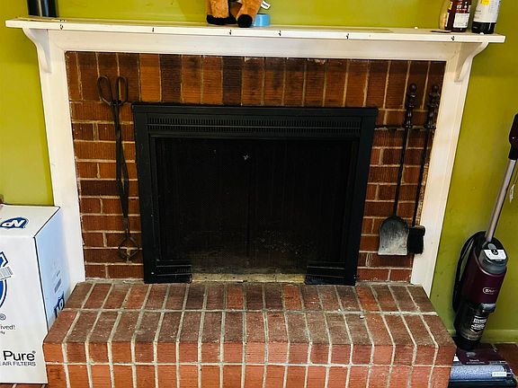 5th image of 909 E Southway Blvd