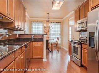 7 Hoffman Ct, Old Bridge, NJ 08857