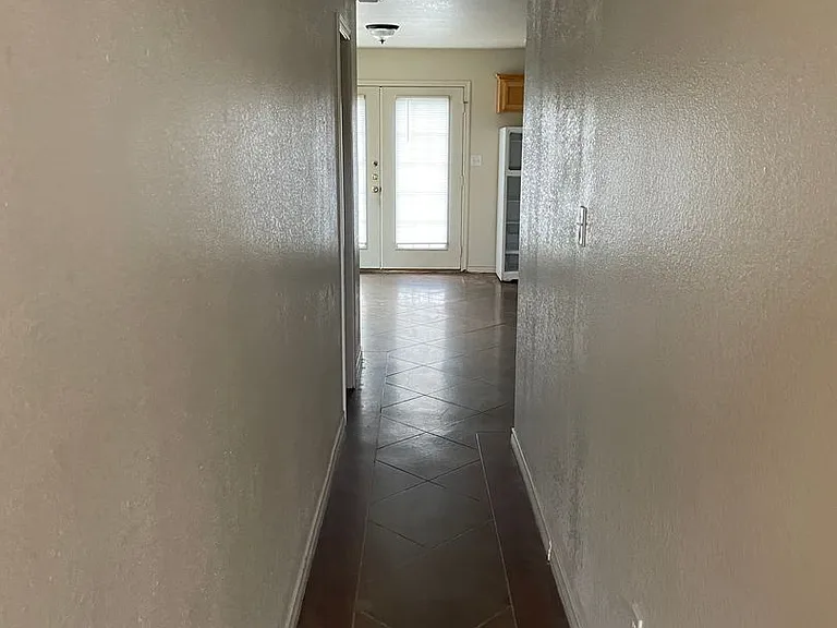 2419 Church St — Photo 3