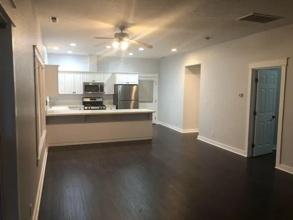 1169 SE Lyle St, Dallas, OR 97338