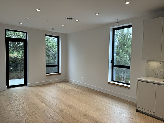 3rd image of 103 India St #Phb