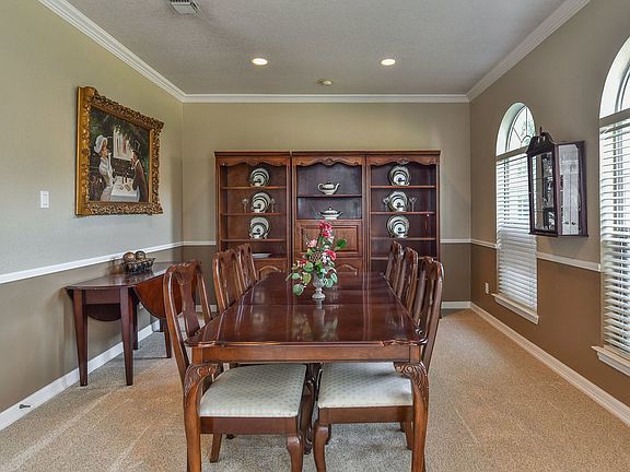 3rd image of 6512 Virginia Sq