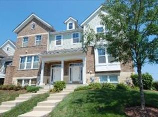 921 Violet Dr, Hanover Park, IL 60133