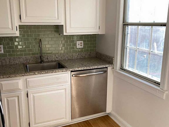 5th image of 2511 Arlington Blvd APT 201