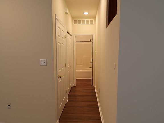 5th image of 305 S Clifton Ave