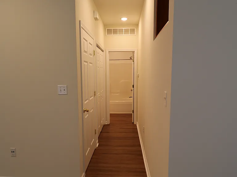 305 S Clifton Ave — Photo 5