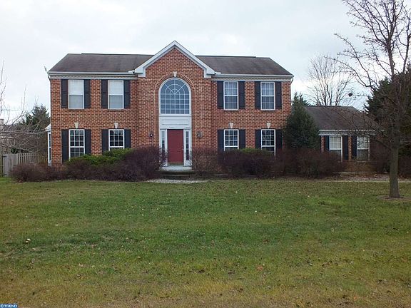 2nd image of 303 Jessica Dr