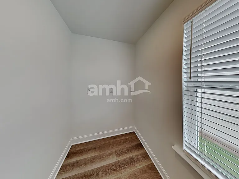 1036 Highland Walk — Photo 12