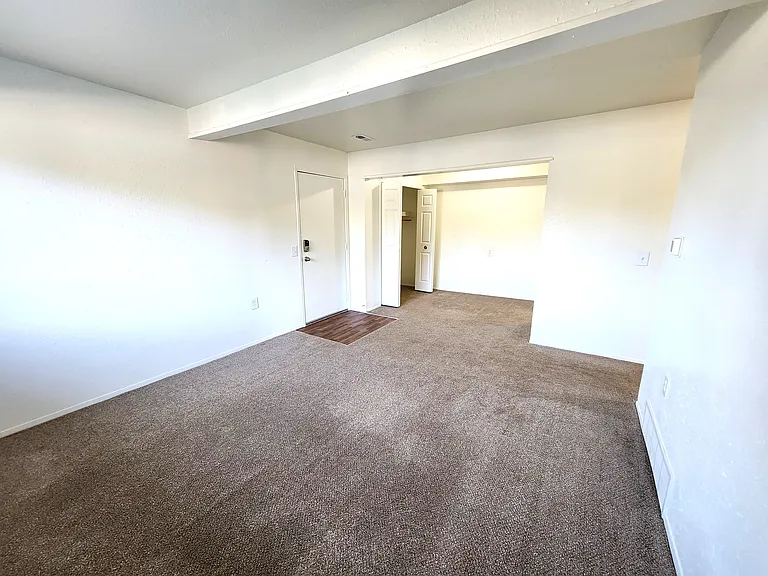 Windsor Place Apartments — Photo 167