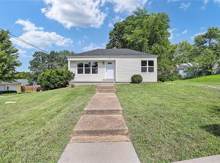 930 S Main St, Saint Clair, MO 63077
