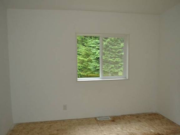 Bedrooms w/lots of light