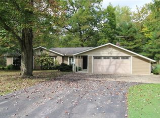 9290 Kingsley Dr, Chagrin Falls, OH 44023