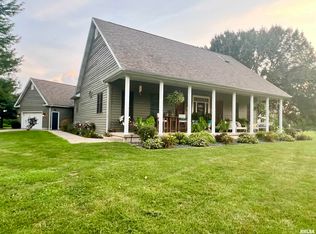 1 Valevue Acres Dr, Jacksonville, IL 62650