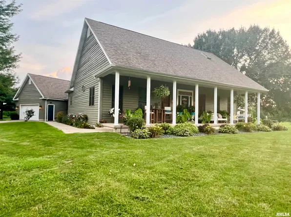 1 Valevue Acres Dr, Jacksonville, IL 62650