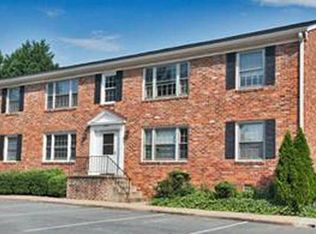 2422 Barracks Pl APT 1, Charlottesville, VA 22901