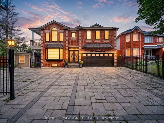 3rd image of 1592 Harrowsmith Ct N