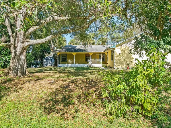 8302 Santa Clara Blvd, Fort Pierce, FL 34951