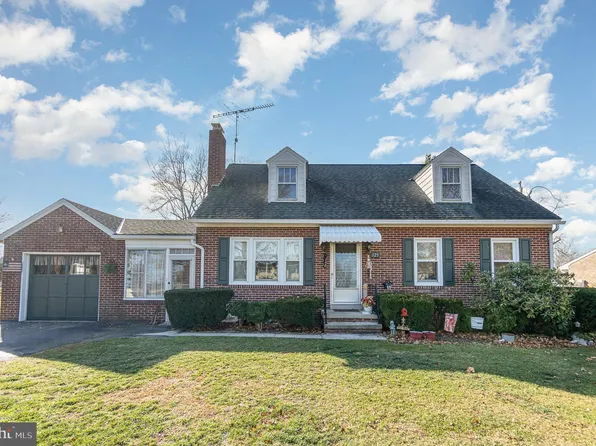 125 Park Heights Blvd, Hanover, PA 17331