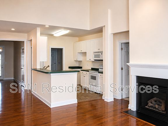 3rd image of 1308 Arbor Ridge Way