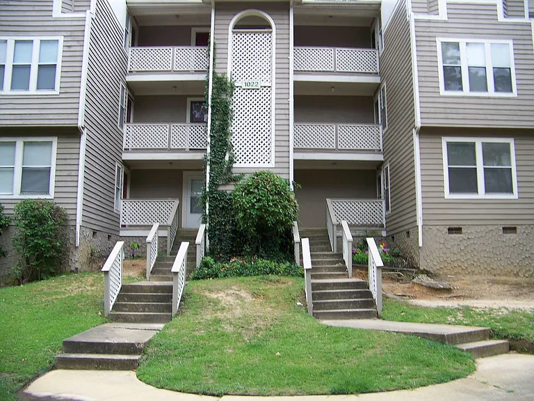1022 Brookhollow Dr #2 — Photo 1
