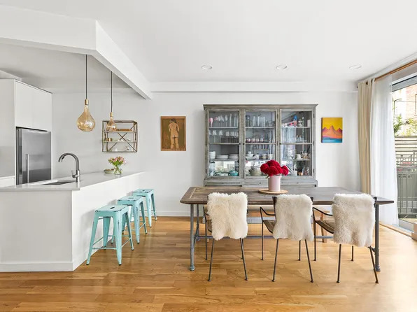 305 Cooper Street image 2 of 10