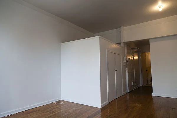 Rented by Bond New York | media 3