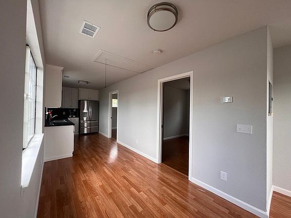 4th image of 3507 Hoover St #B
